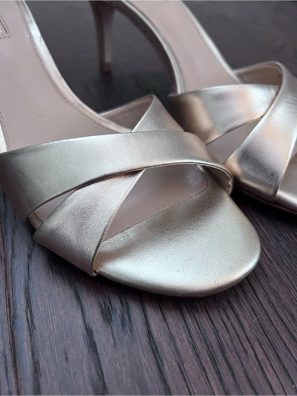 Antonio Melani Champagne Gold Criss Cross Toe Heels Size 6.5